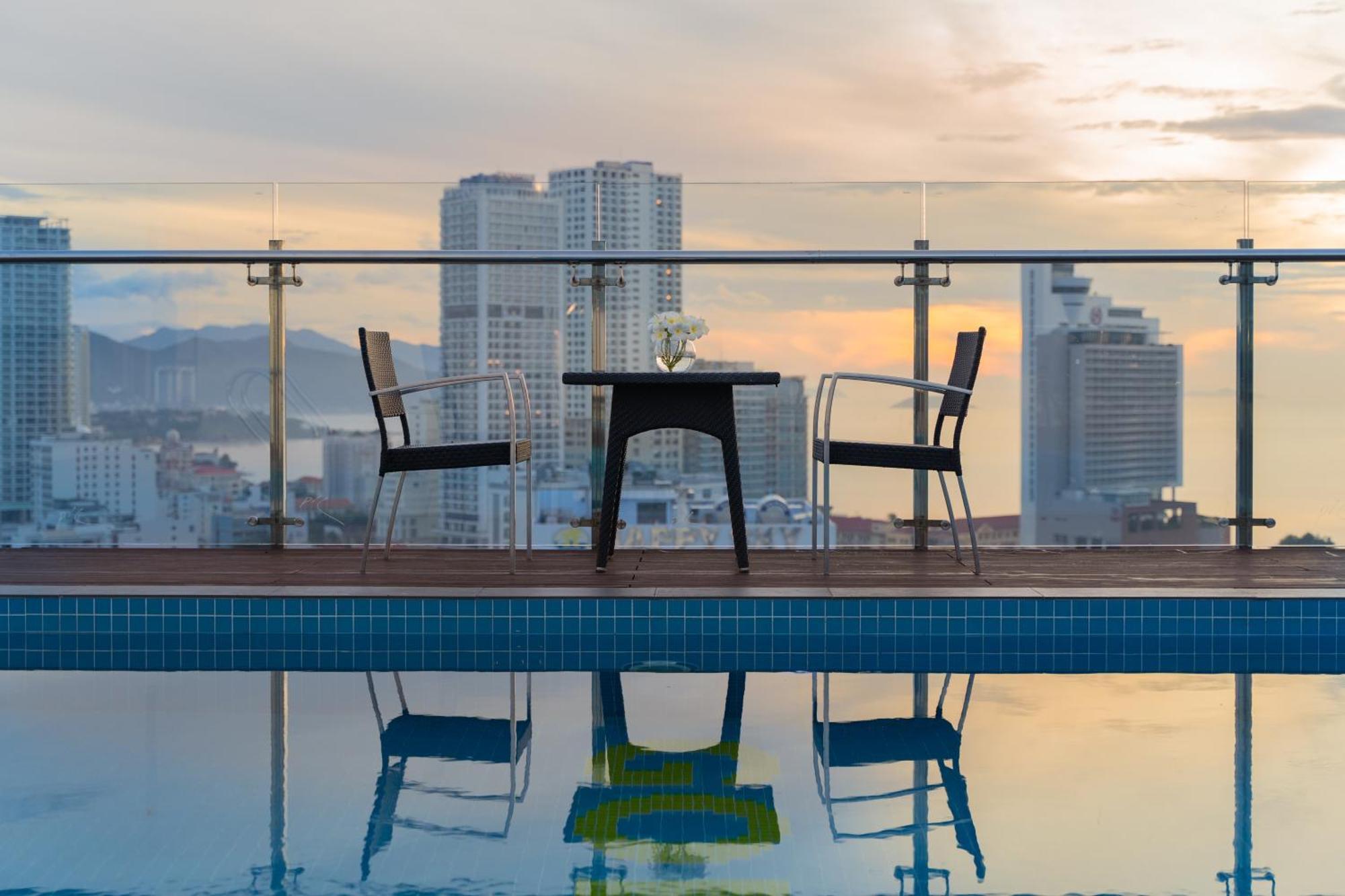 Khách sạn Bờ Biển Vàng - Gold Coast Hotel Nha Trang Exterior foto