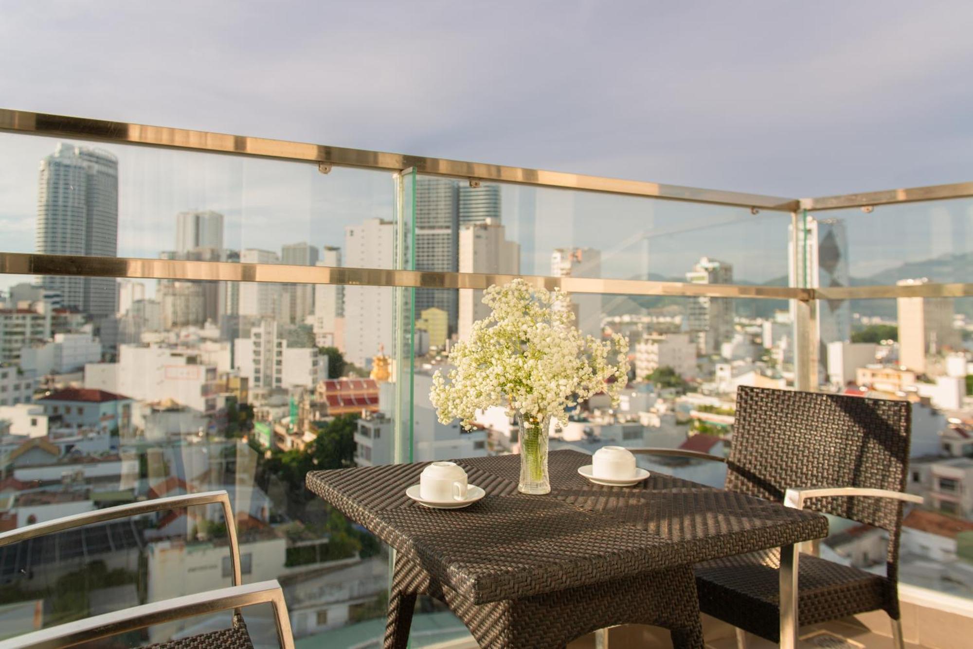 Khách sạn Bờ Biển Vàng - Gold Coast Hotel Nha Trang Exterior foto